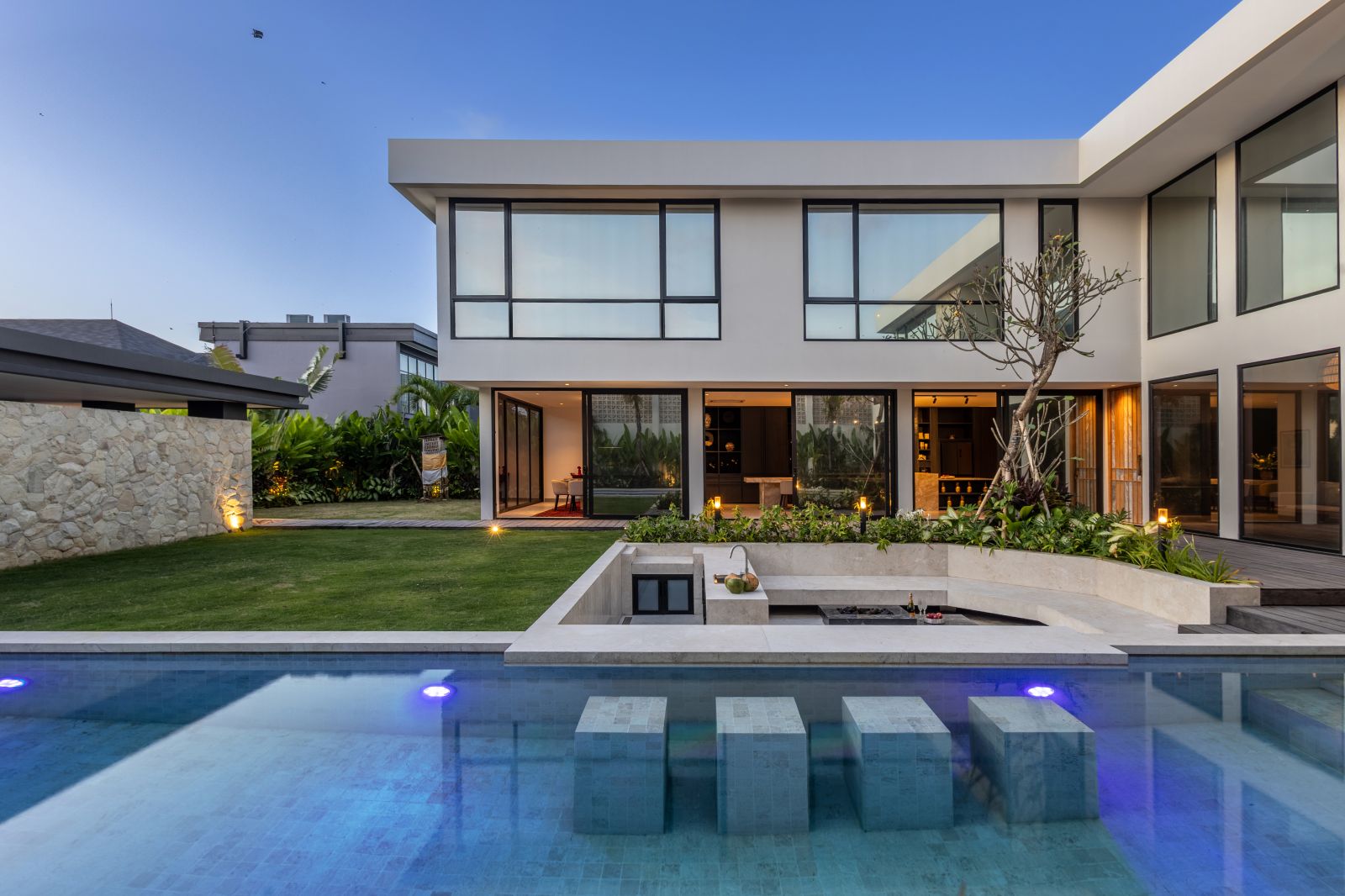 FAMILY-FRIENDLY OASIS VILLA